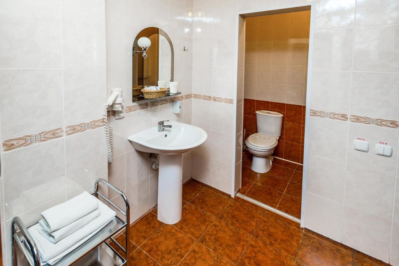 Suite,724552444:JPEG